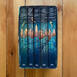 Percy Jackson and the Olympians Paperback Boxed Set, Books 1-5